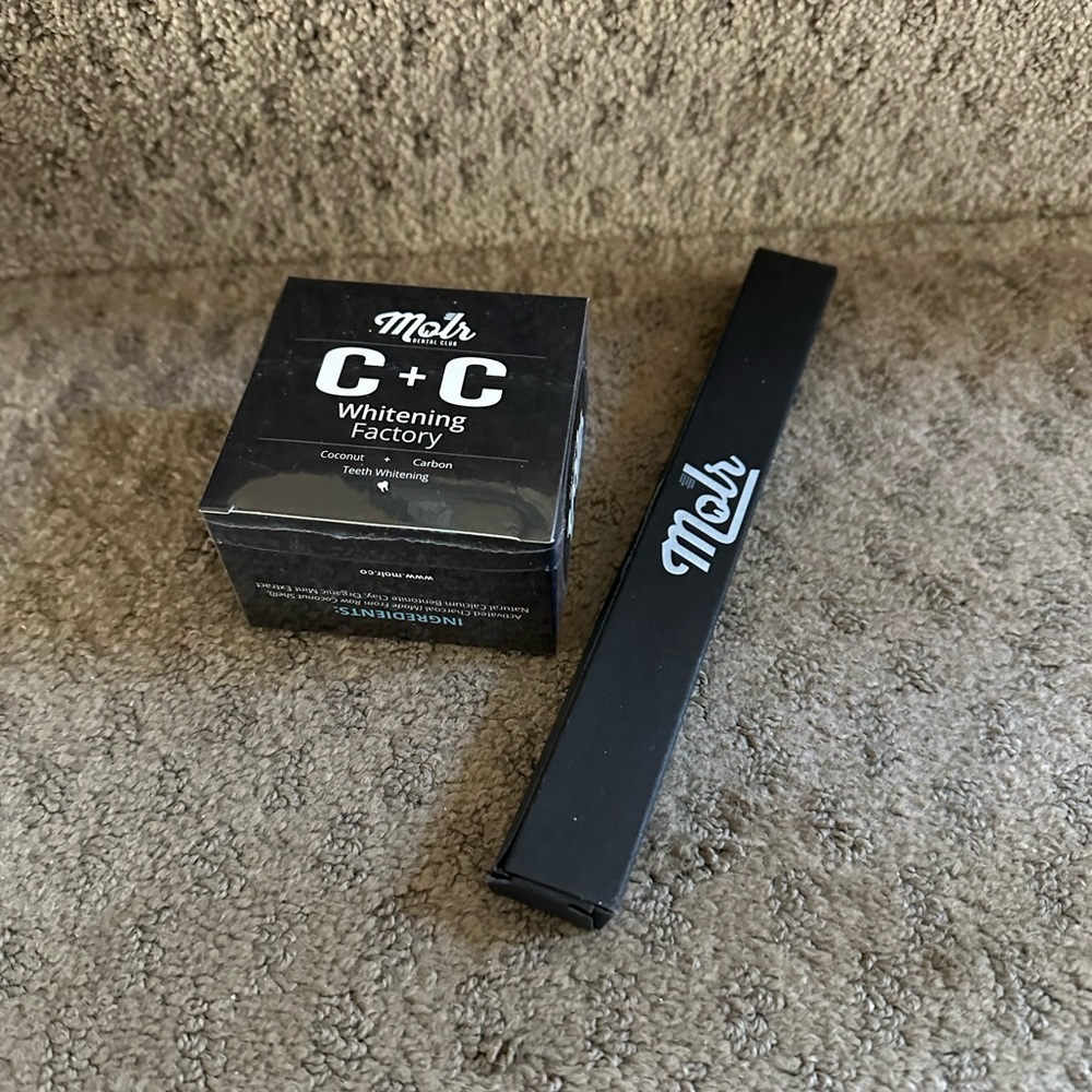 Molr C + C whitening factory and toothbrush